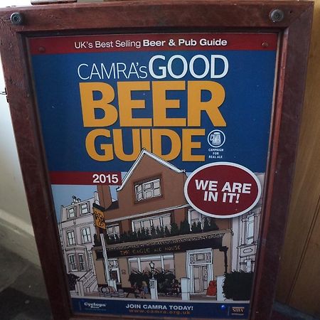 Отель Kings Head Capel Hendre Экстерьер фото